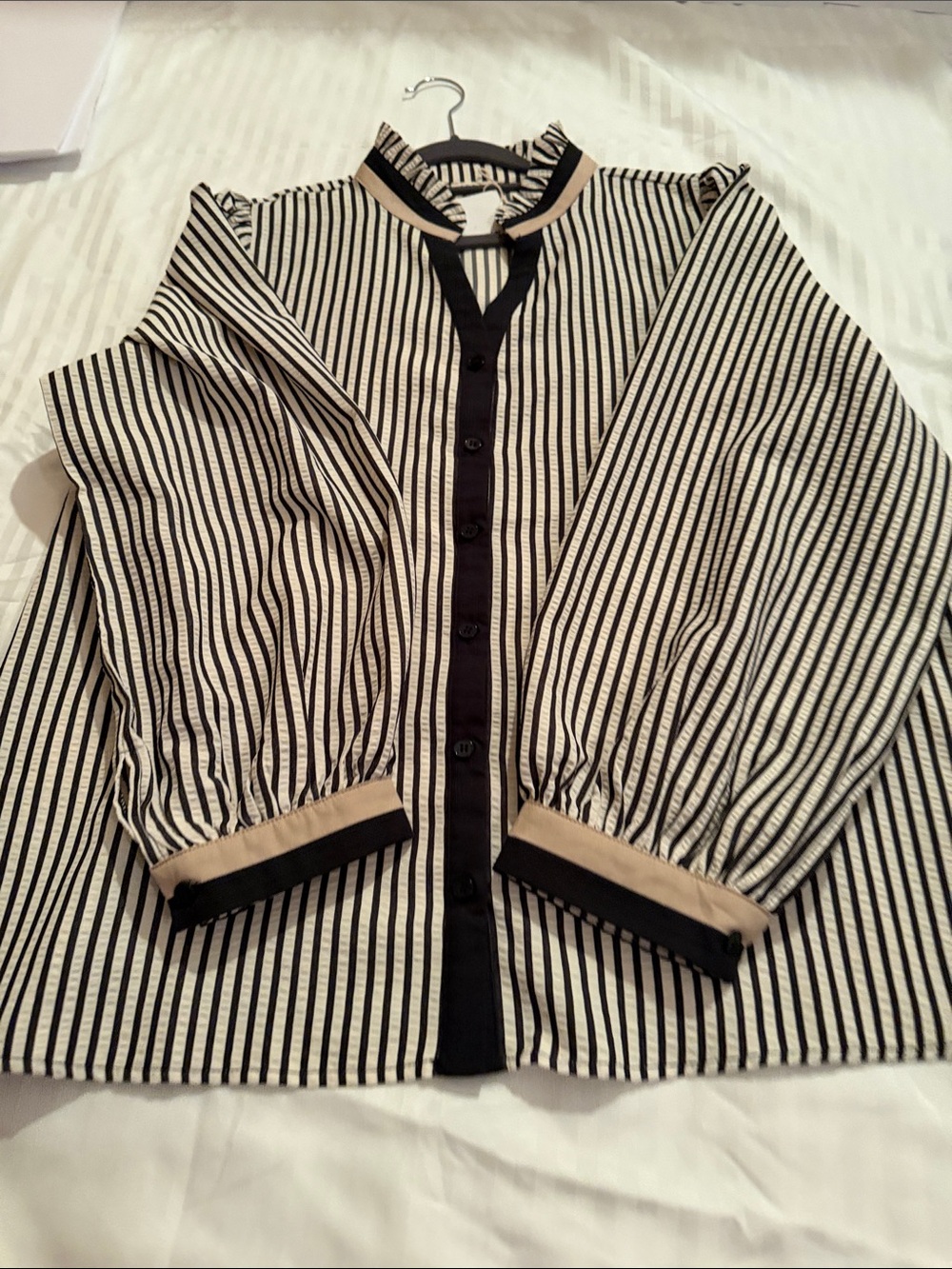 JODIFL Black & White Striped Long-Sleeve Dress Shirt - Picture 13 of 16